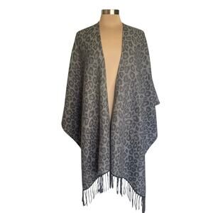 Woolrich One Size Charcoal Animal Print Fringed Shawl Wrap Poncho Boho Western